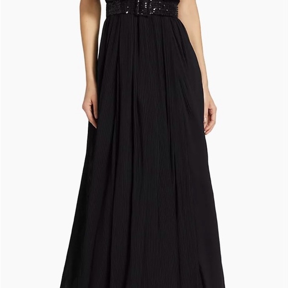 Stunning Badgley Mischka black pleated sequin ruffle gown. Worn once. - Picture 6 of 12